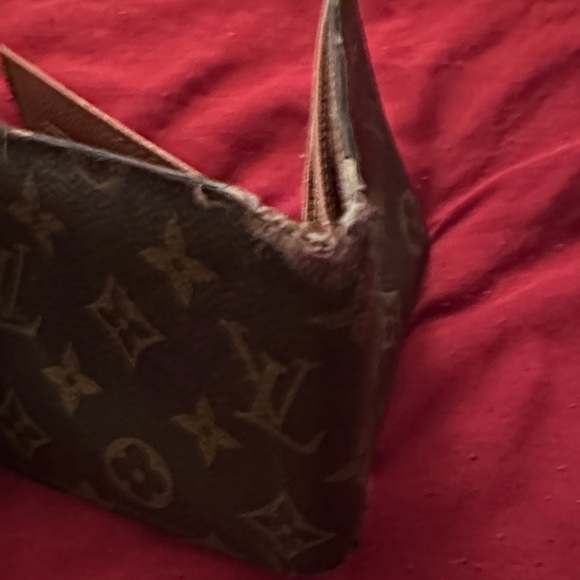 Classic Monogram Wallet - Picture 8 of 8